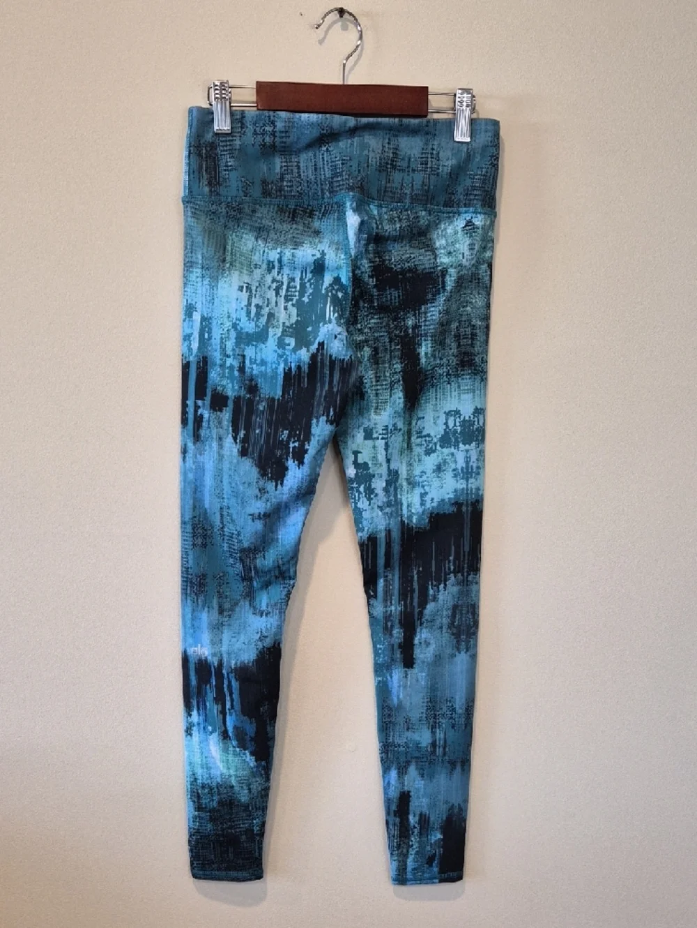 ALO Yoga Blue & Black Abstract Print Leggings